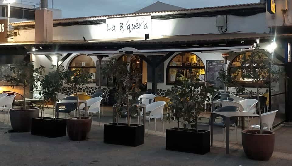 Exterior of La Boqueria by night