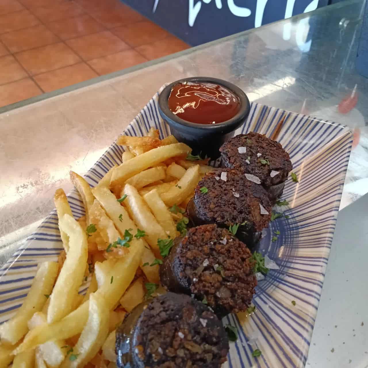 Caprese skewer with mince